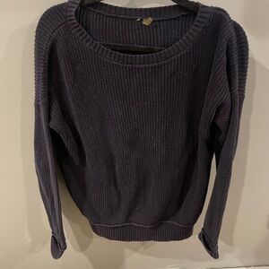 Minnie Rose navy sweater size M
